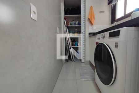 Apartamento à venda com 105m², 3 quartos e 2 vagas Apartamento à venda com 105m², 3 quartos e 2 vagasÁrea de Serviço