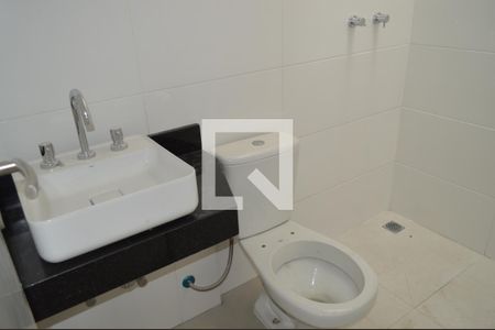 Casa para alugar com 122m², 2 quartos e 2 vagasBanheiro