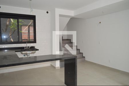 Casa para alugar com 122m², 2 quartos e 2 vagasCozinha