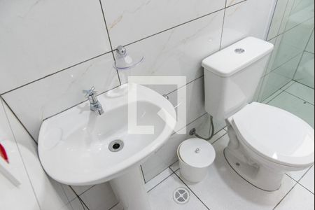 Banheiro de kitnet/studio para alugar com 1 quarto, 24m² em Ipiranga, São Paulo