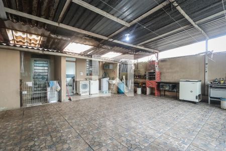 Casa à venda com 528m², 5 quartos e 2 vagas Casa à venda com 528m², 5 quartos e 2 vagasVaranda Casa 2