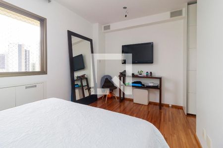 Apartamento à venda com 147m², 3 quartos e 3 vagasSuíte 1