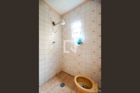 Casa à venda com 340m², 4 quartos e 1 vaga Casa à venda com 340m², 4 quartos e 1 vagaBanheiro social