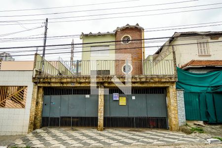 Casa à venda com 340m², 4 quartos e 1 vaga Casa à venda com 340m², 4 quartos e 1 vagaFachada