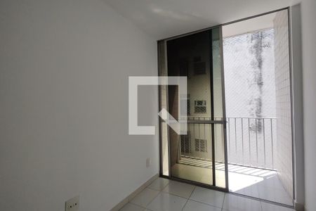 Apartamento para alugar com 70m², 2 quartos e 1 vagaSala