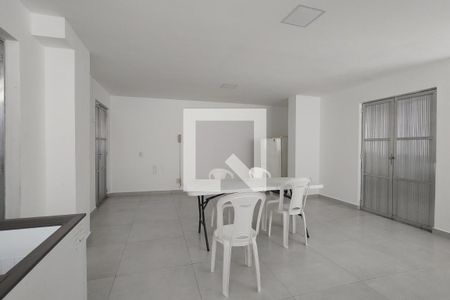 Apartamento para alugar com 70m², 2 quartos e 1 vagaÁrea comum - Salão de festas