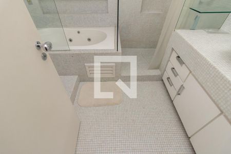 Casa à venda com 400m², 4 quartos e 5 vagasBanheiro 3 - Suíte