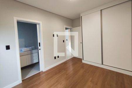 Casa de condomínio à venda com 210m², 3 quartos e 4 vagasQuarto Suíte