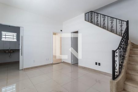 Sala de casa à venda com 5 quartos, 306m² em Jardim Luzitânia, São Paulo