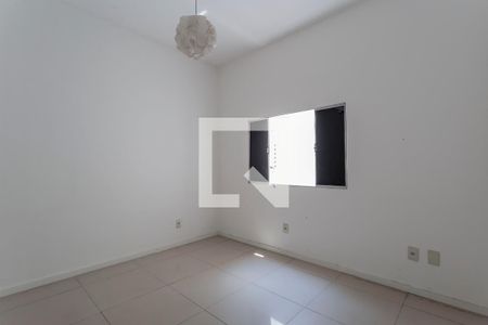 Casa à venda com 306m², 5 quartos e 4 vagas Casa à venda com 306m², 5 quartos e 4 vagasQuarto 3