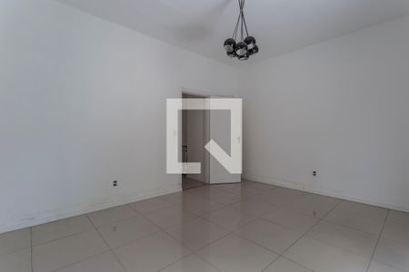 Casa à venda com 306m², 5 quartos e 4 vagas Casa à venda com 306m², 5 quartos e 4 vagasQuarto 5