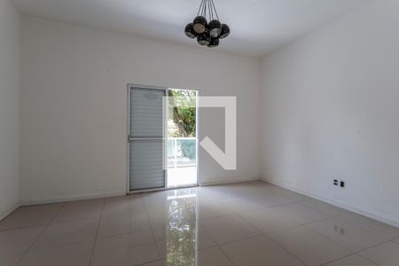 Casa à venda com 306m², 5 quartos e 4 vagas Casa à venda com 306m², 5 quartos e 4 vagasQuarto 5