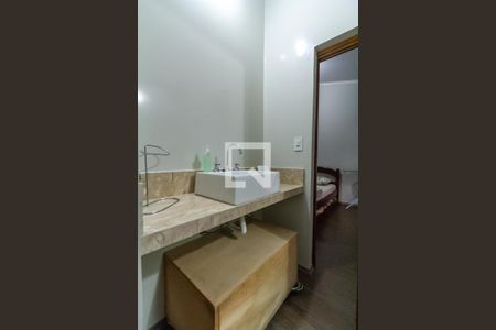 Casa à venda com 230m², 3 quartos e 2 vagasBanheiro Social