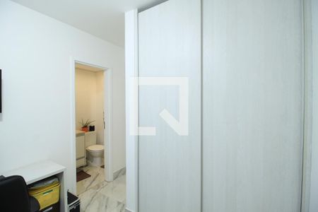 Apartamento à venda com 123m², 3 quartos e 2 vagasQuarto 2