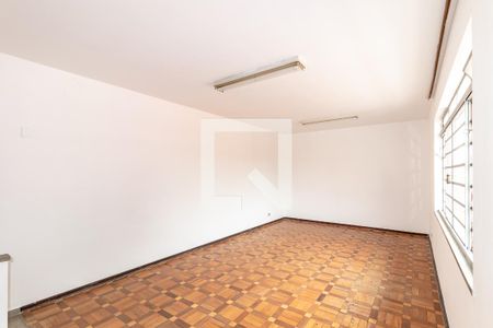 Casa à venda com 240m², 4 quartos e 2 vagas Casa à venda com 240m², 4 quartos e 2 vagasEdícula/Sala