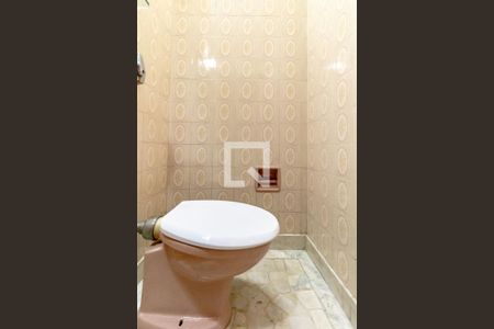 Casa à venda com 240m², 4 quartos e 2 vagas Casa à venda com 240m², 4 quartos e 2 vagasLavabo