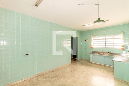 Casa à venda com 240m², 4 quartos e 2 vagas Casa à venda com 240m², 4 quartos e 2 vagasCozinha