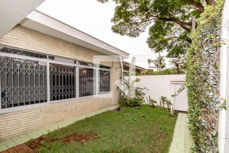 Casa à venda com 240m², 4 quartos e 2 vagas Casa à venda com 240m², 4 quartos e 2 vagasJardim/Garagem