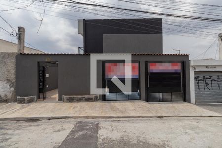 Casa de condomínio à venda com 59m², 2 quartos e 2 vagasFacada
