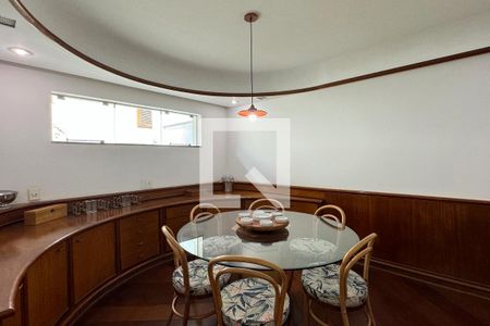 Casa de condomínio para alugar com 486m², 4 quartos e 8 vagasCopa