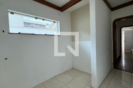 Casa de condomínio para alugar com 486m², 4 quartos e 8 vagasQuarto de Serviço
