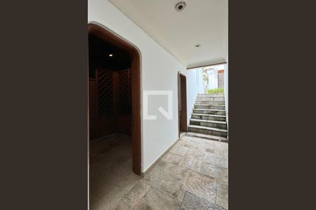 Casa de condomínio para alugar com 486m², 4 quartos e 8 vagasCorredor