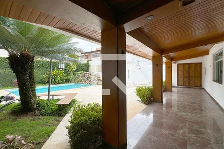 Casa de condomínio para alugar com 486m², 4 quartos e 8 vagasVaranda