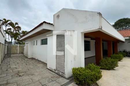 Casa de condomínio para alugar com 486m², 4 quartos e 8 vagasCorredor
