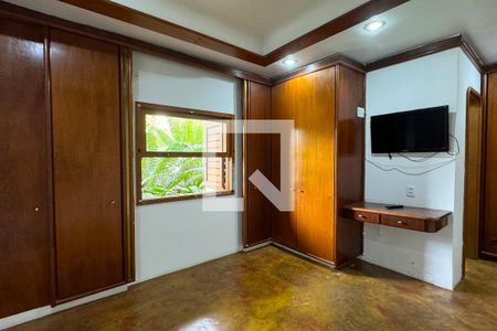 Casa de condomínio para alugar com 486m², 4 quartos e 8 vagasSuíte 2