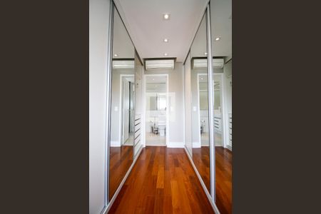 Apartamento à venda com 120m², 1 quarto e 2 vagasCloset da Suíte