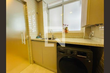 Apartamento para alugar com 147m², 3 quartos e 1 vagaÁrea de Serviço