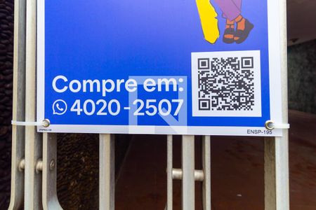 Casa à venda com 220m², 3 quartos e 2 vagas Casa à venda com 220m², 3 quartos e 2 vagasPlaquinha