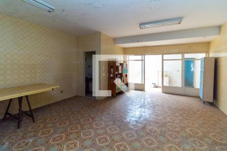 Casa à venda com 220m², 3 quartos e 2 vagas Casa à venda com 220m², 3 quartos e 2 vagasSalão de Festas