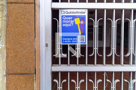 Casa à venda com 220m², 3 quartos e 2 vagas Casa à venda com 220m², 3 quartos e 2 vagasPlaquinha