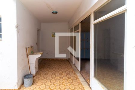 Casa à venda com 220m², 3 quartos e 2 vagas Casa à venda com 220m², 3 quartos e 2 vagasÁrea de Serviço