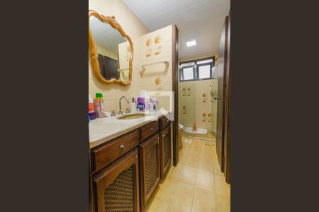 Casa à venda com 255m², 4 quartos e 4 vagasBanheiro 2