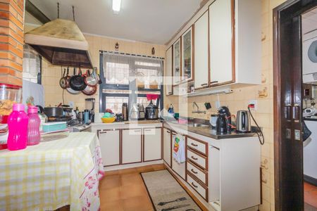 Casa à venda com 255m², 4 quartos e 4 vagasCozinha