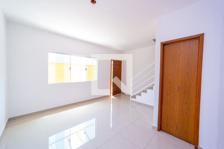 Sala de casa de condomínio à venda com 3 quartos, 110m² em Cidade Patriarca, São Paulo