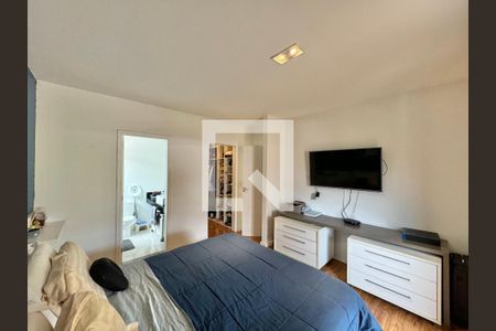 Casa de condomínio à venda com 560m², 5 quartos e 3 vagasSuíte 1