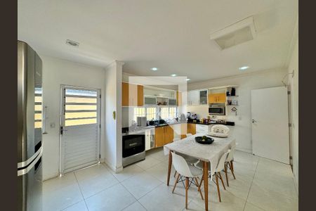 Casa de condomínio à venda com 560m², 5 quartos e 3 vagasCozinha