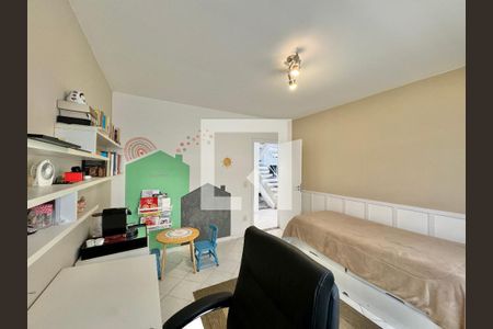 Casa de condomínio à venda com 560m², 5 quartos e 3 vagasQuarto 3