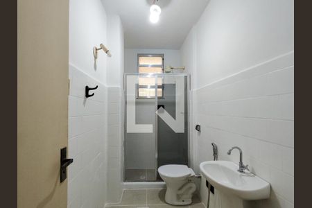 Apartamento à venda com 54m², 2 quartos e sem vaga Apartamento à venda com 54m², 2 quartos e sem vagaBanheiro Corredor