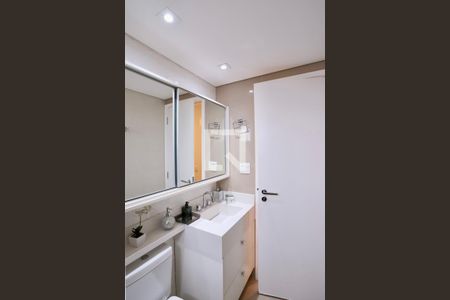 Apartamento para alugar com 221m², 4 quartos e 4 vagas Apartamento para alugar com 221m², 4 quartos e 4 vagasBanheiro do Quarto 1