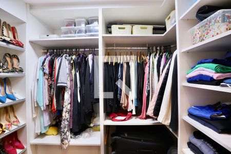 Apartamento para alugar com 221m², 4 quartos e 4 vagas Apartamento para alugar com 221m², 4 quartos e 4 vagasCloset do quarto 1