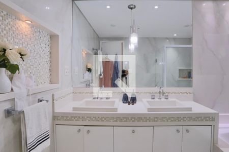 Apartamento para alugar com 221m², 4 quartos e 4 vagas Apartamento para alugar com 221m², 4 quartos e 4 vagasBanheiro Quarto 4