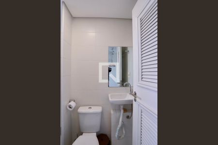 Apartamento para alugar com 221m², 4 quartos e 4 vagas Apartamento para alugar com 221m², 4 quartos e 4 vagasBanheiro de serviço