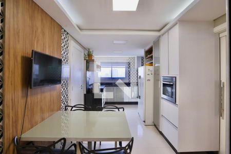 Apartamento para alugar com 221m², 4 quartos e 4 vagas Apartamento para alugar com 221m², 4 quartos e 4 vagasCozinha