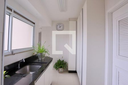 Apartamento para alugar com 221m², 4 quartos e 4 vagas Apartamento para alugar com 221m², 4 quartos e 4 vagasLavanderia