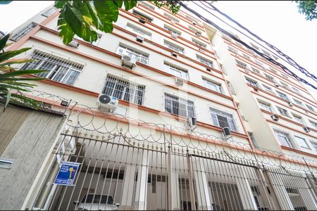 Apartamento para alugar com 83m², 2 quartos e sem vagaFachada