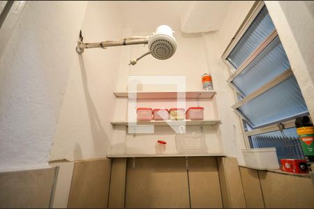 Apartamento para alugar com 83m², 2 quartos e sem vagaBanheiro de Serviço